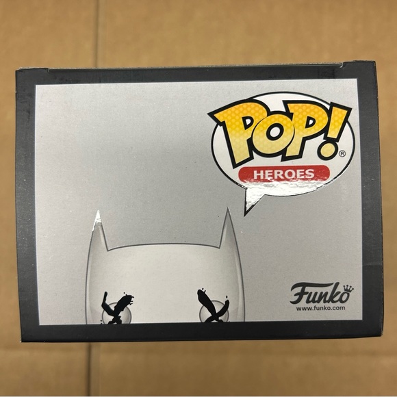 BATMAN JOKER FUNKO - Picture 5 of 5